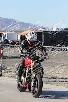 media/Dec-01-2025-Moto Forza (Mon) [[2daa91e15f]]/4-Around the Pits/